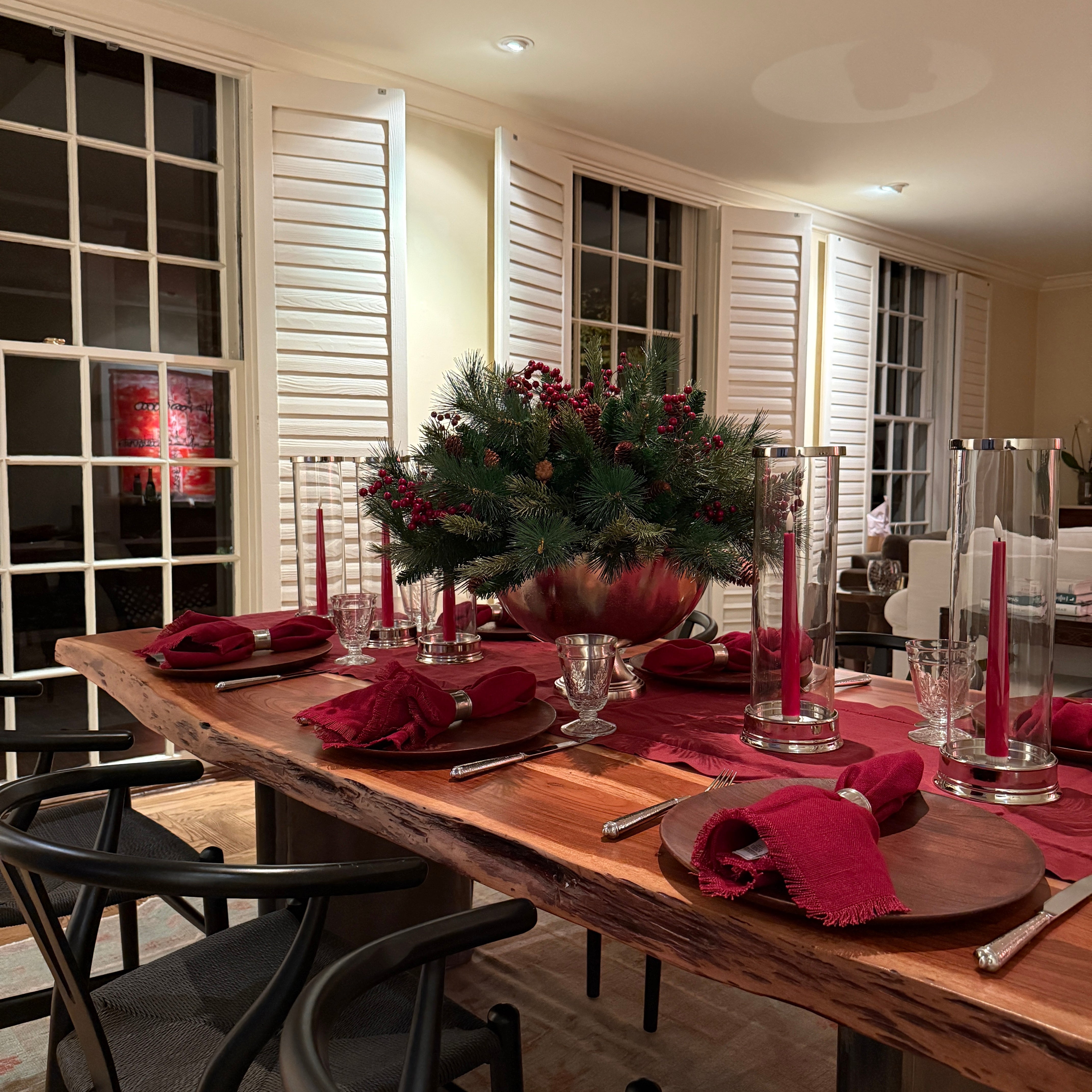 The Flameless Thanksgiving Table: Candles and Warm Scent